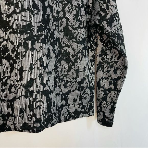 Siva Seventy Deluxe gray and black long sleeve top - Picture 10 of 12